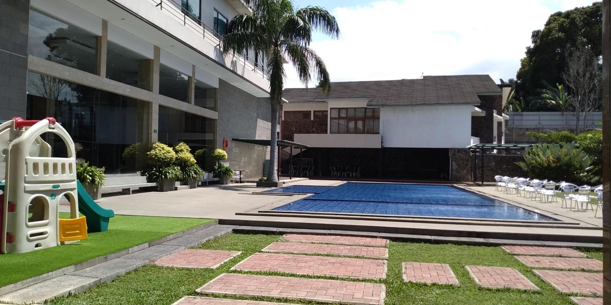 Novena Hotel Bandung Lembang Esterno foto