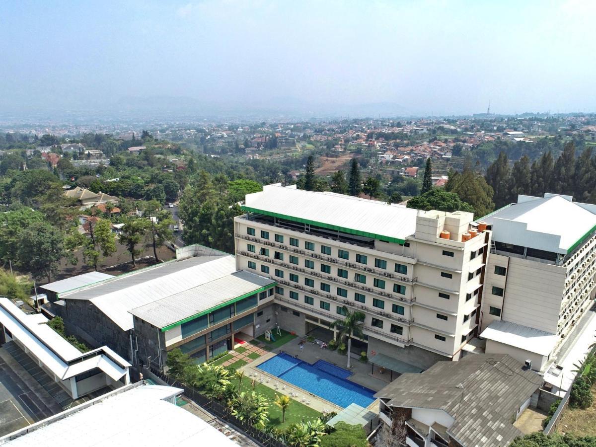 Novena Hotel Bandung Lembang Esterno foto